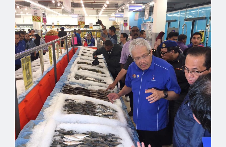 Program Lawatan Sempena Pelaksanaan Skim Kawalan Harga Musim Perayaan Tahun Baru Cina 2017 Malaysia Competition Commision Mycc
