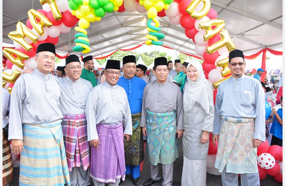 Sambutan AidilFitri Sempena Hari Kepenggunaan Parlimen Larut 2016