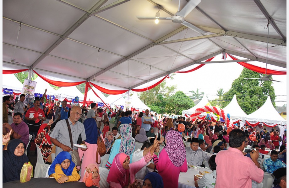 Sambutan AidilFitri Sempena Hari Kepenggunaan Parlimen Larut 2016