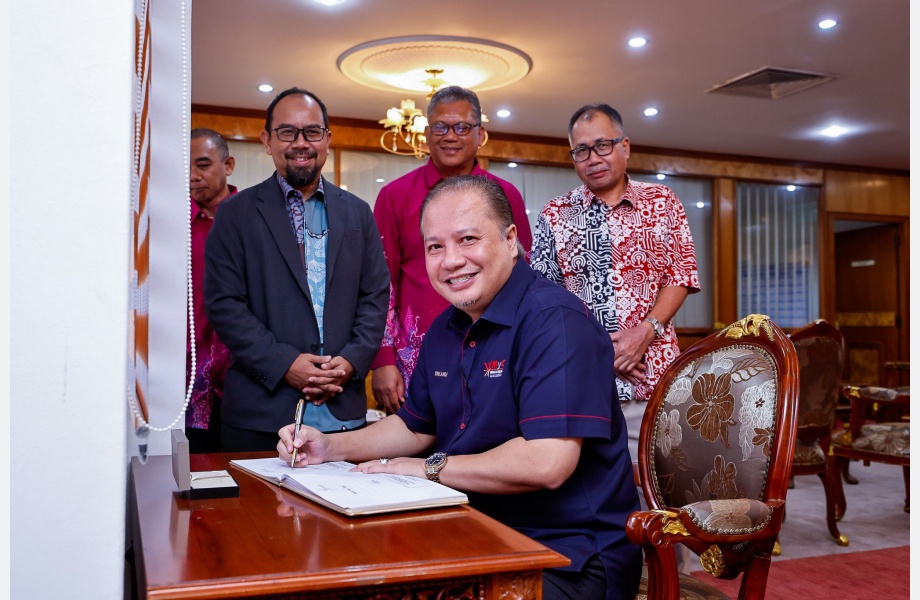 Ceramah Pengukuhan Tadbir Urus Dalam Perolehan - Pakatan Harga dan Tipuan Bida dalam Perolehan Sektor Awam oleh Unit Audit Dalam, Universiti Teknologi Malaysia (UTM) Johor Bahru
