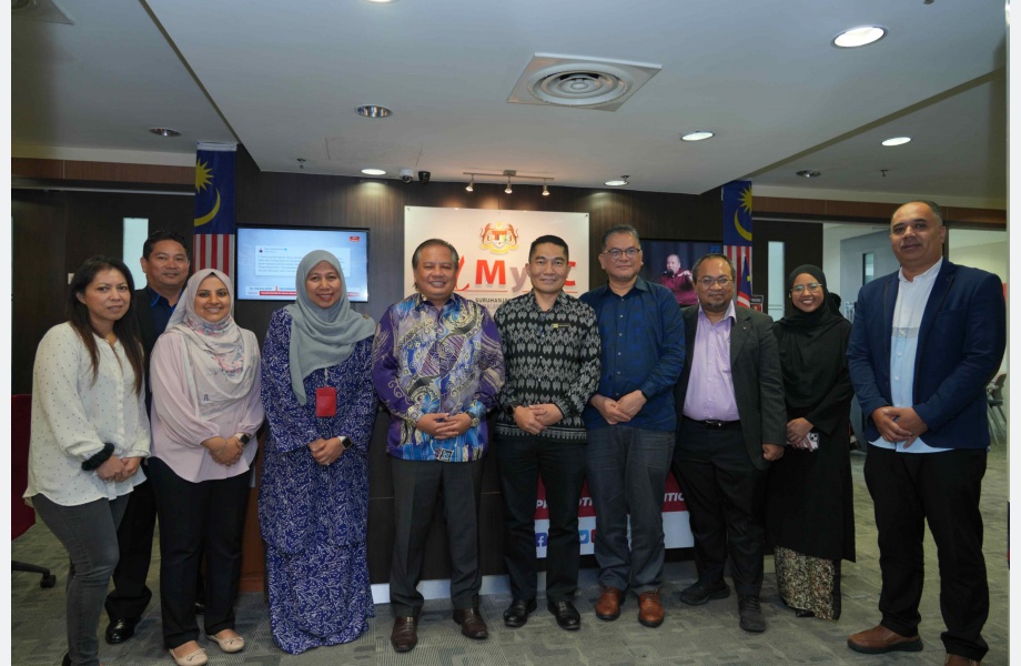 Talk to Hume Cement Sdn. Bhd.